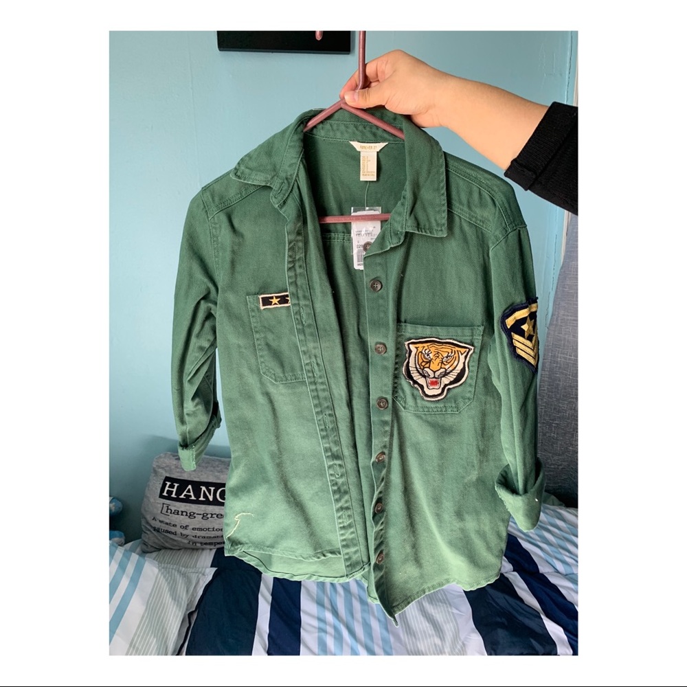 Women’s shirt